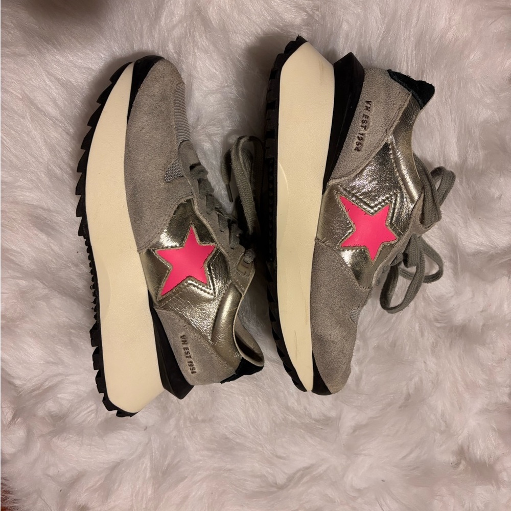 Vintage Havana Pink Star Silver Athletic Shoes size 6